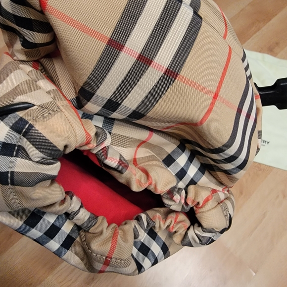 Burberry Archive beige Leo Sling Bag - Picture 16 of 16